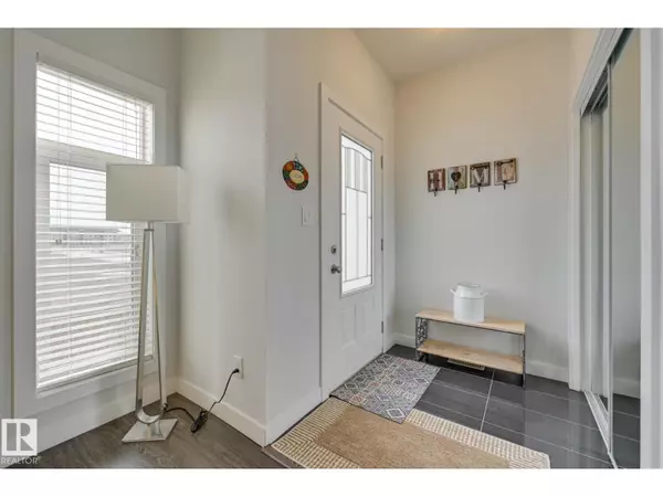 Edmonton, AB T6W2N6,#35 723 172 ST SW