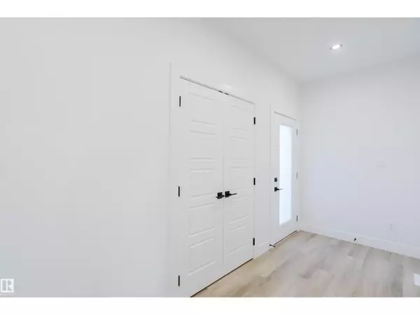 Leduc, AB T9E1M9,371 Bluff CV
