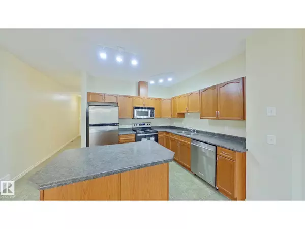 #78 3010 33 AV NW, Edmonton, AB T6T0C3