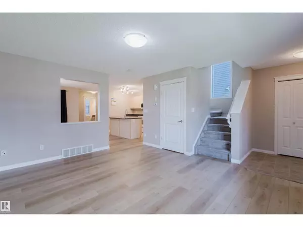 Edmonton, AB T6R0E6,9235 SCOTT LN NW