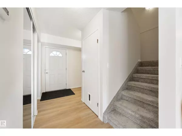 Edmonton, AB T6L5H5,3621 30 AV NW