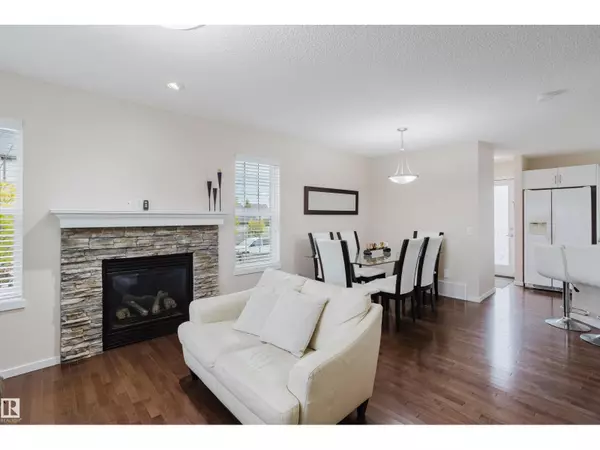 Edmonton, AB T6X0E6,6028 3 AV SW