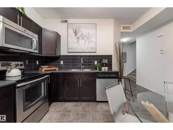 Edmonton, AB T6X1S4,#22 6520 2 AV SW