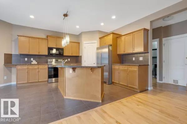 Edmonton, AB T6X0H8,8111 16A AV SW