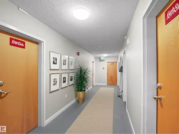 Edmonton, AB T5T3C1,#104 18008 62B AV NW