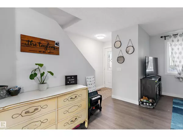 Edmonton, AB T6L4J1,3320 48 ST NW