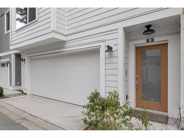 Surrey, BC V3Z1H2,2328 167A ST #9