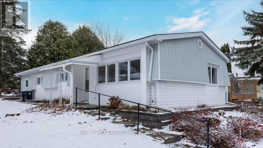 15 FLORA DRIVE, Innisfil, ON L9S1R3