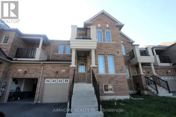 213 LAKER COURT, Newmarket (woodland Hill), ON L3X0J6