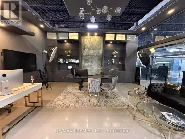 Vaughan (concord), ON L4K1Z8,7250 Keele ST #44