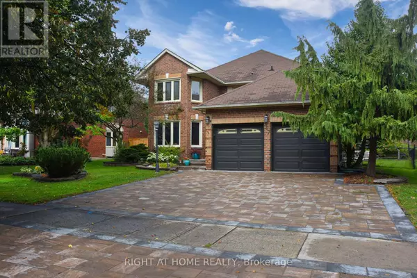 367 FAIRWAY GARDENS, Newmarket (glenway Estates), ON L3X1B4