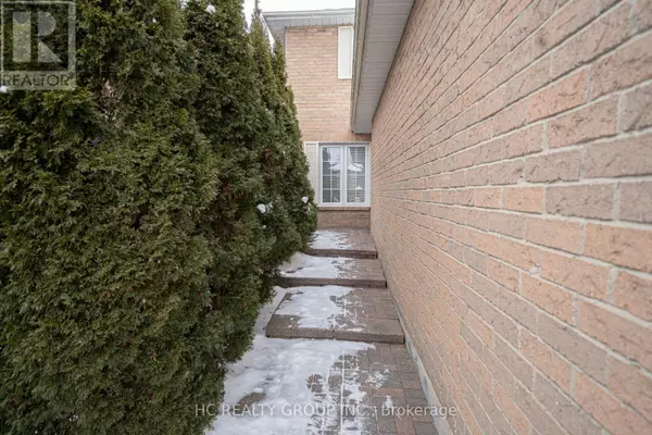 Richmond Hill (north Richvale), ON L4C5V3,87 LUND STREET