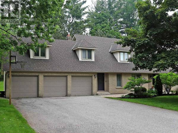 544 WOODLAND ACRES CRESCENT, Vaughan, ON L6A1G2