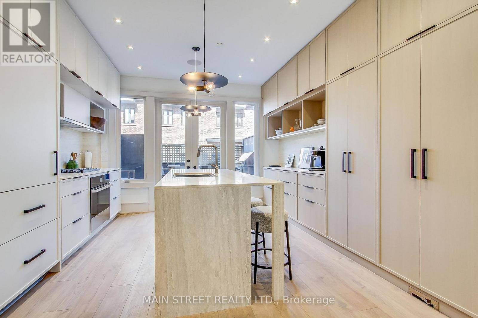 Vaughan (west Woodbridge), ON L4L0C5,12 Powseland CRES #27