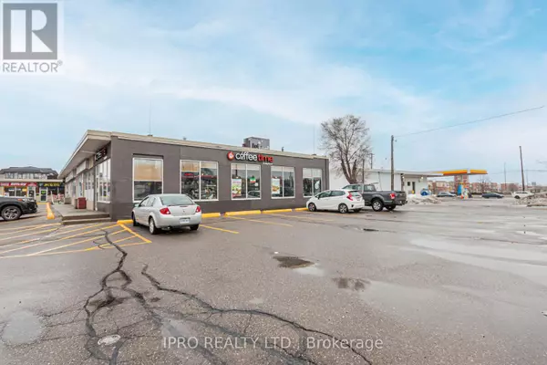 704 MAJOR MACKENZIE DRIVE, Richmond Hill (crosby), ON L4C1J9
