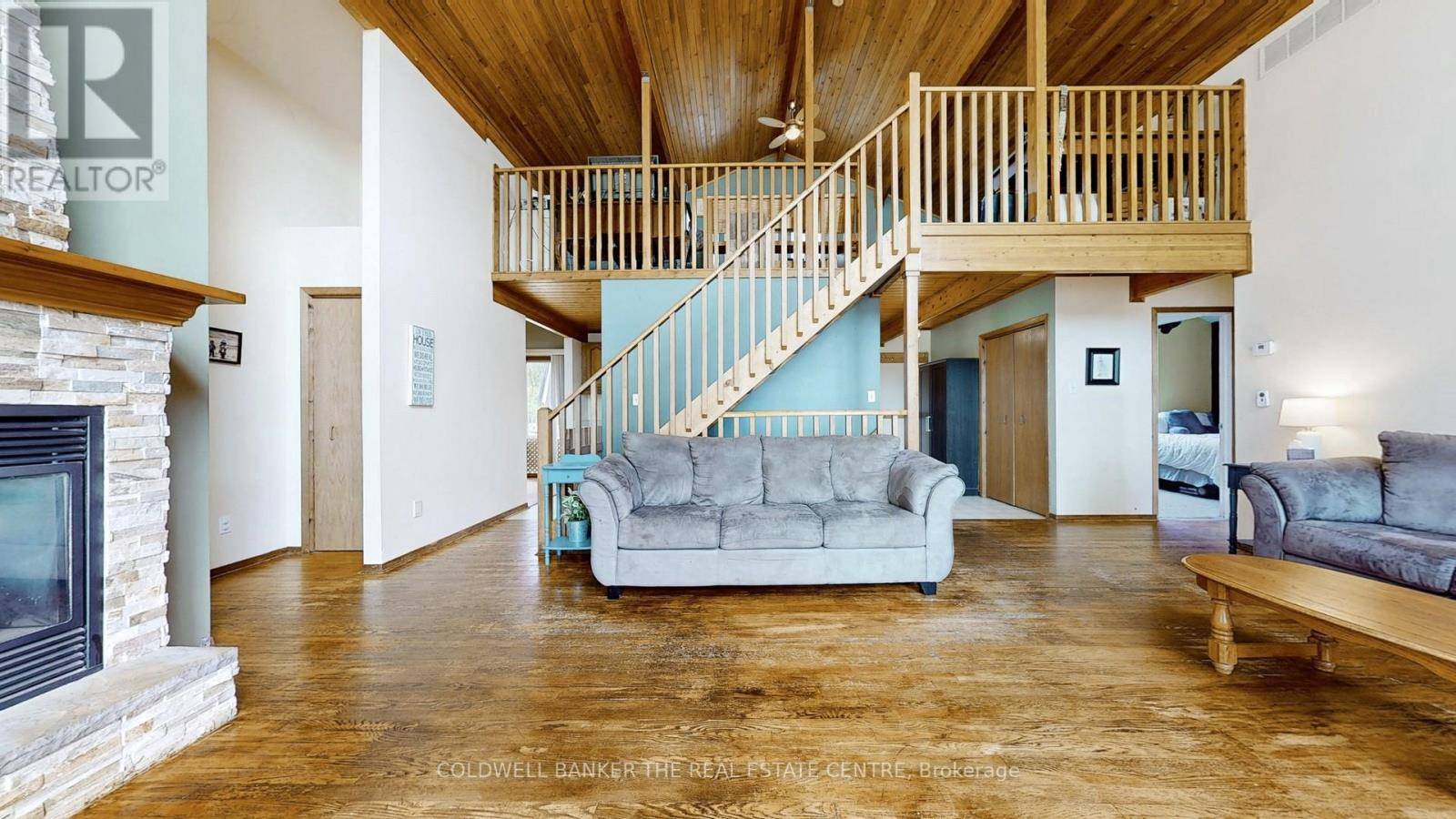 Georgina (historic Lakeshore Communities), ON L4P3E9,33 LAKE DRIVE E