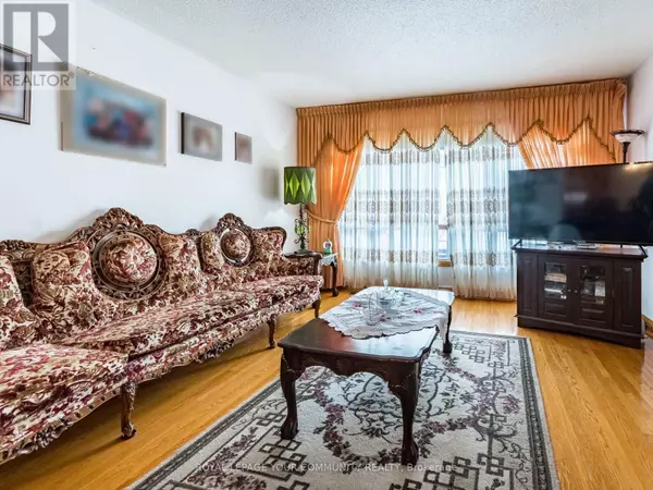 Richmond Hill (south Richvale), ON L4C6W1,126 SPRUCE AVENUE