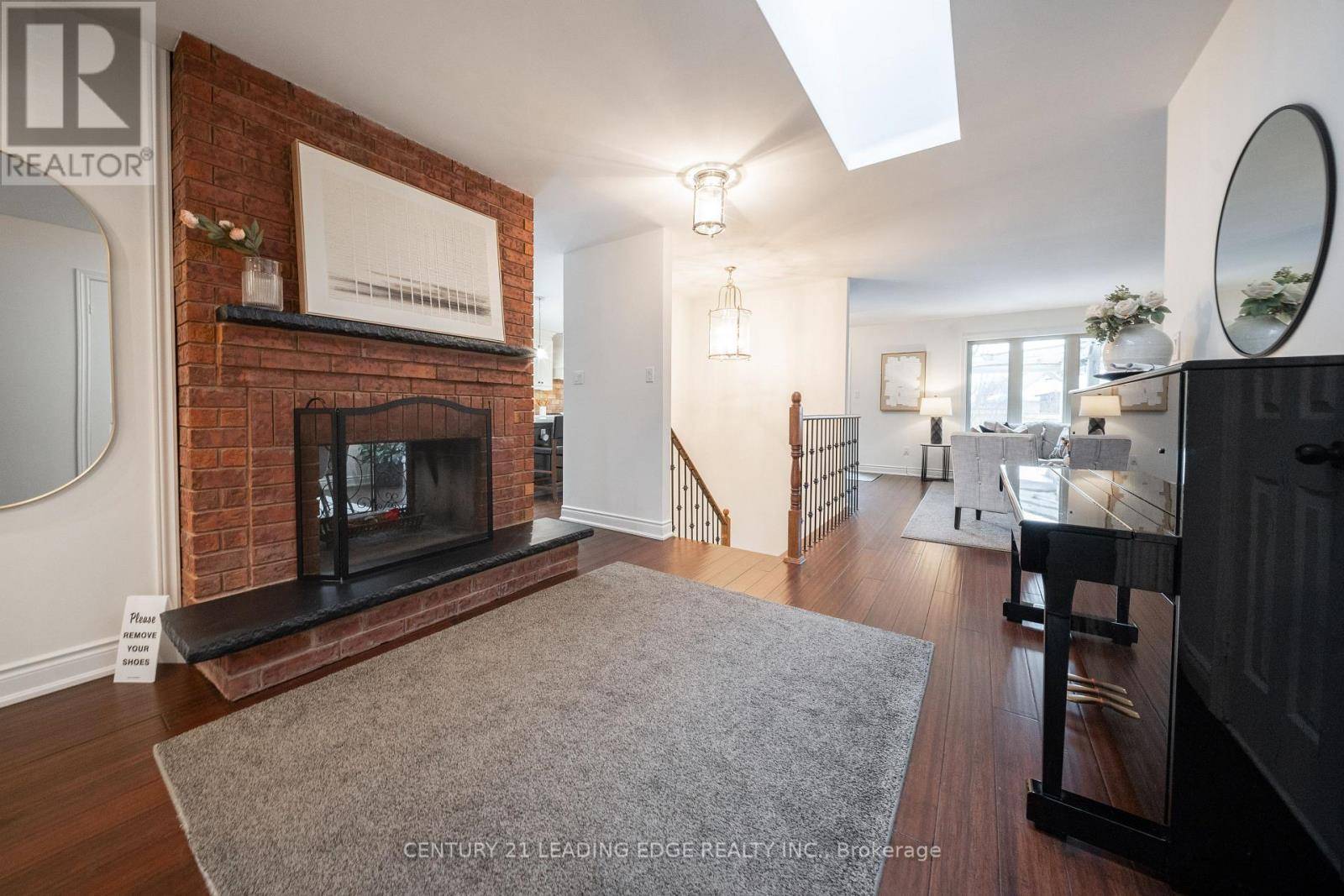 Whitchurch-stouffville (stouffville), ON L4A6C7,250 LORI AVENUE