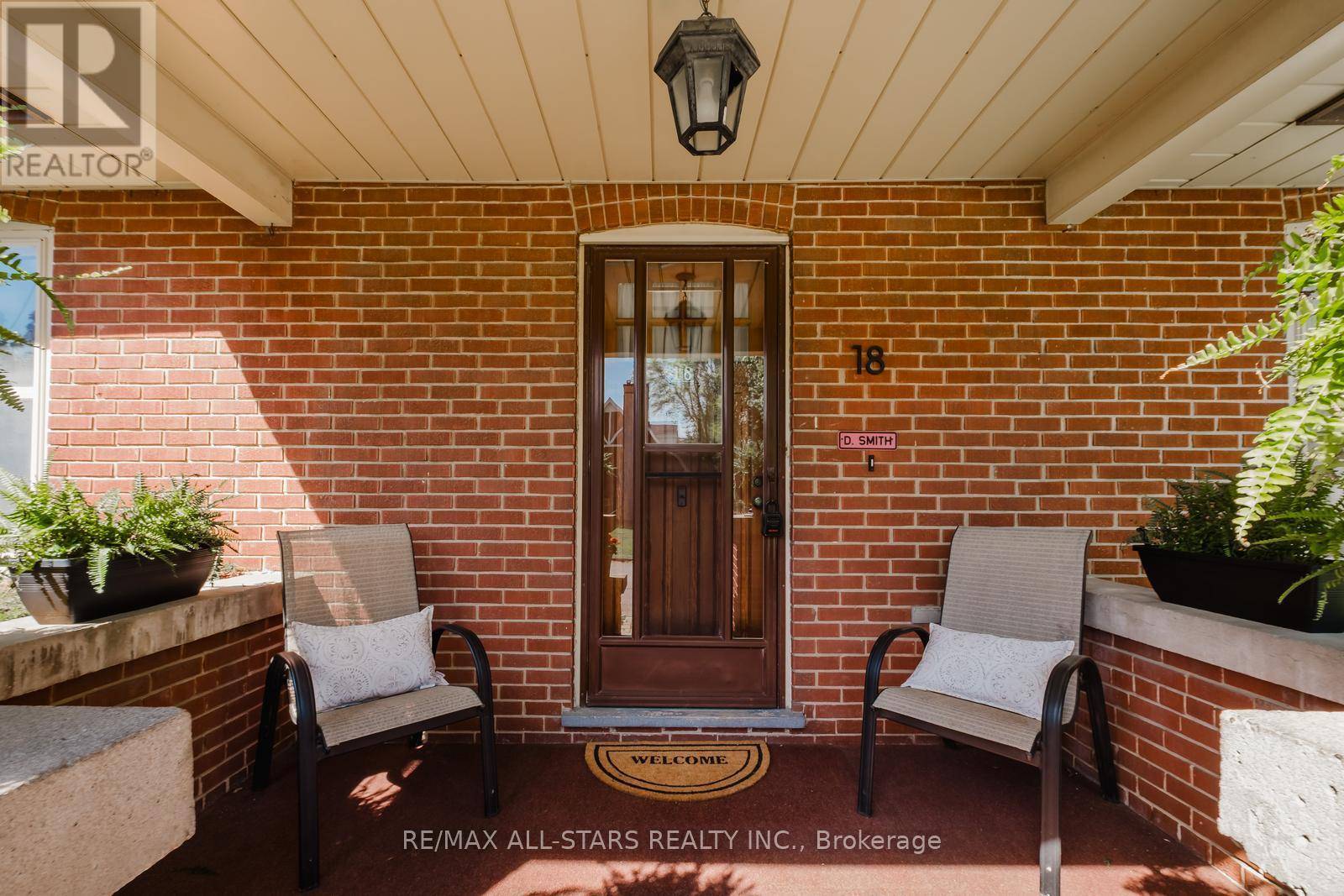 Whitchurch-stouffville (stouffville), ON L4A1B7,18 CHARLES STREET