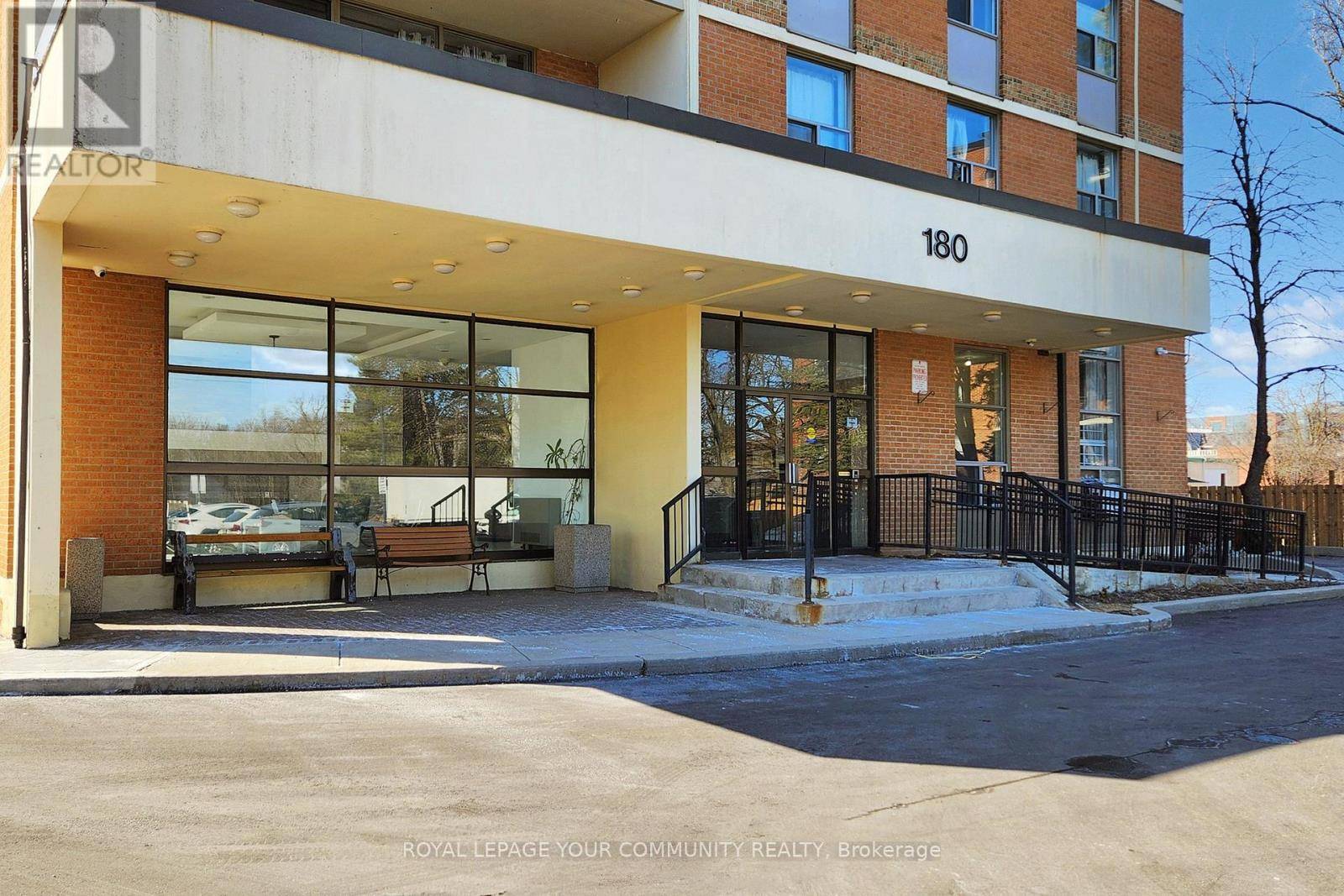 Markham (thornhill), ON L3T4X2,180 Dudley AVE #211