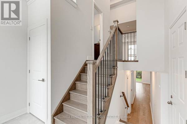 Newmarket (summerhill Estates), ON L3X2Z2,549 NEW ENGLAND COURT