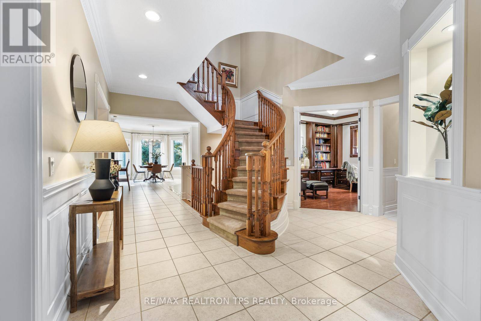 Richmond Hill (south Richvale), ON L4C9V6,9 WINTERPORT COURT