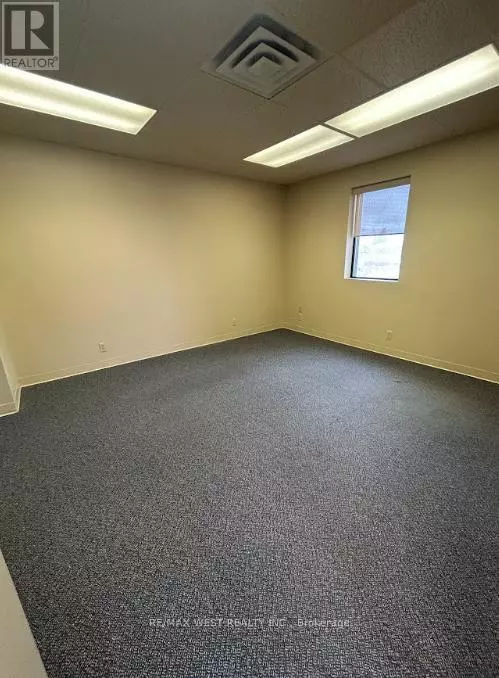 Richmond Hill (oak Ridges), ON L4E2T2,13270 Yonge ST #100