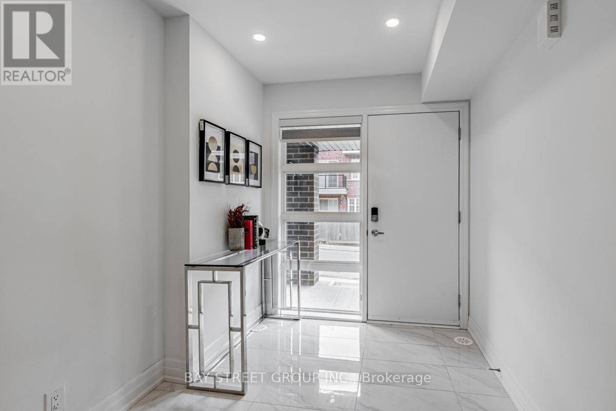 Markham (angus Glen), ON L6C3L7,22 HERMAN GILROY LANE