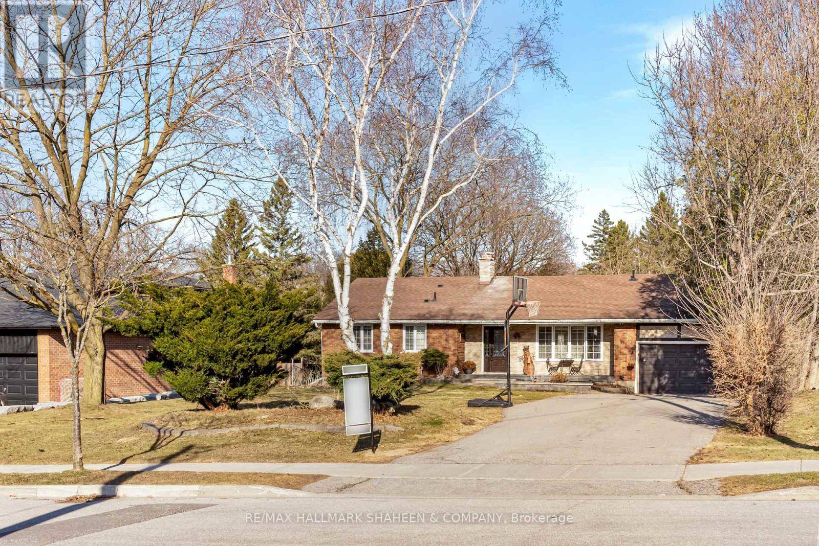 Newmarket (huron Heights-leslie Valley), ON L3Y3G6,89 HOWARD ROAD