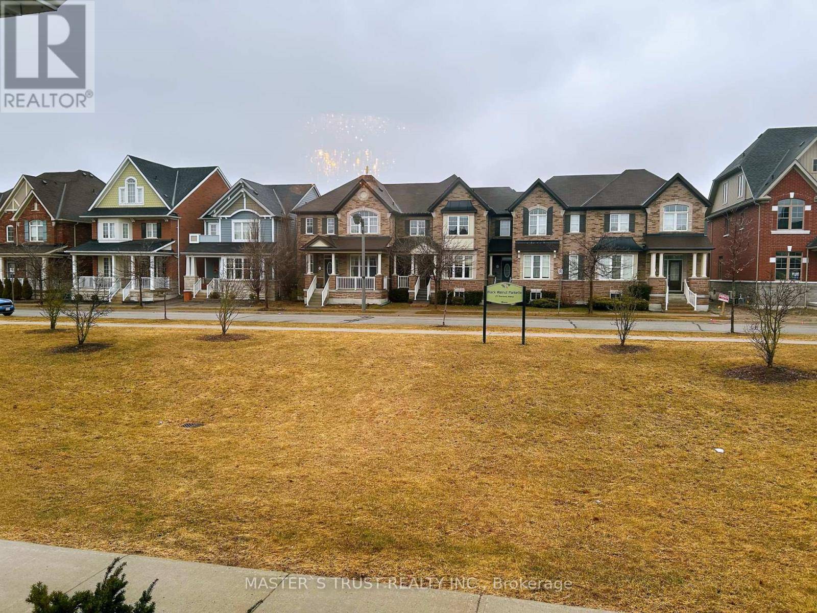 Markham (cornell), ON L6B0V9,271 RIVERLANDS AVENUE