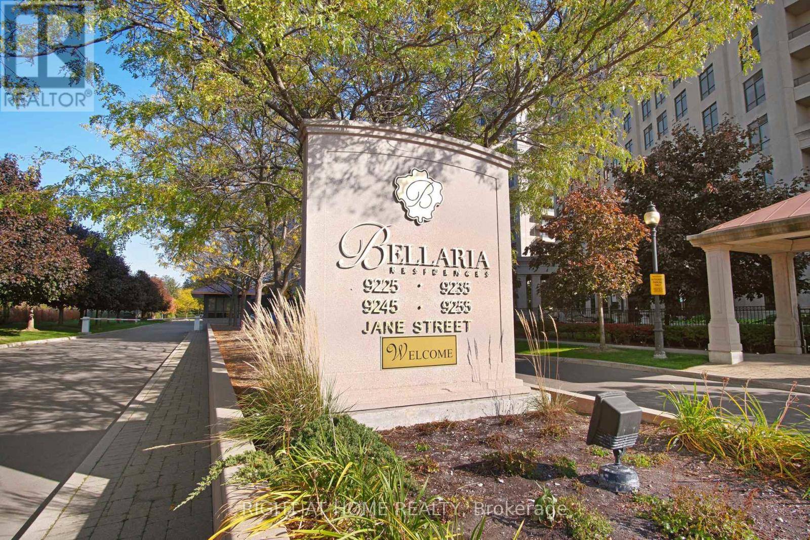 Vaughan (maple), ON L6A0J8,9235 Jane ST #1009