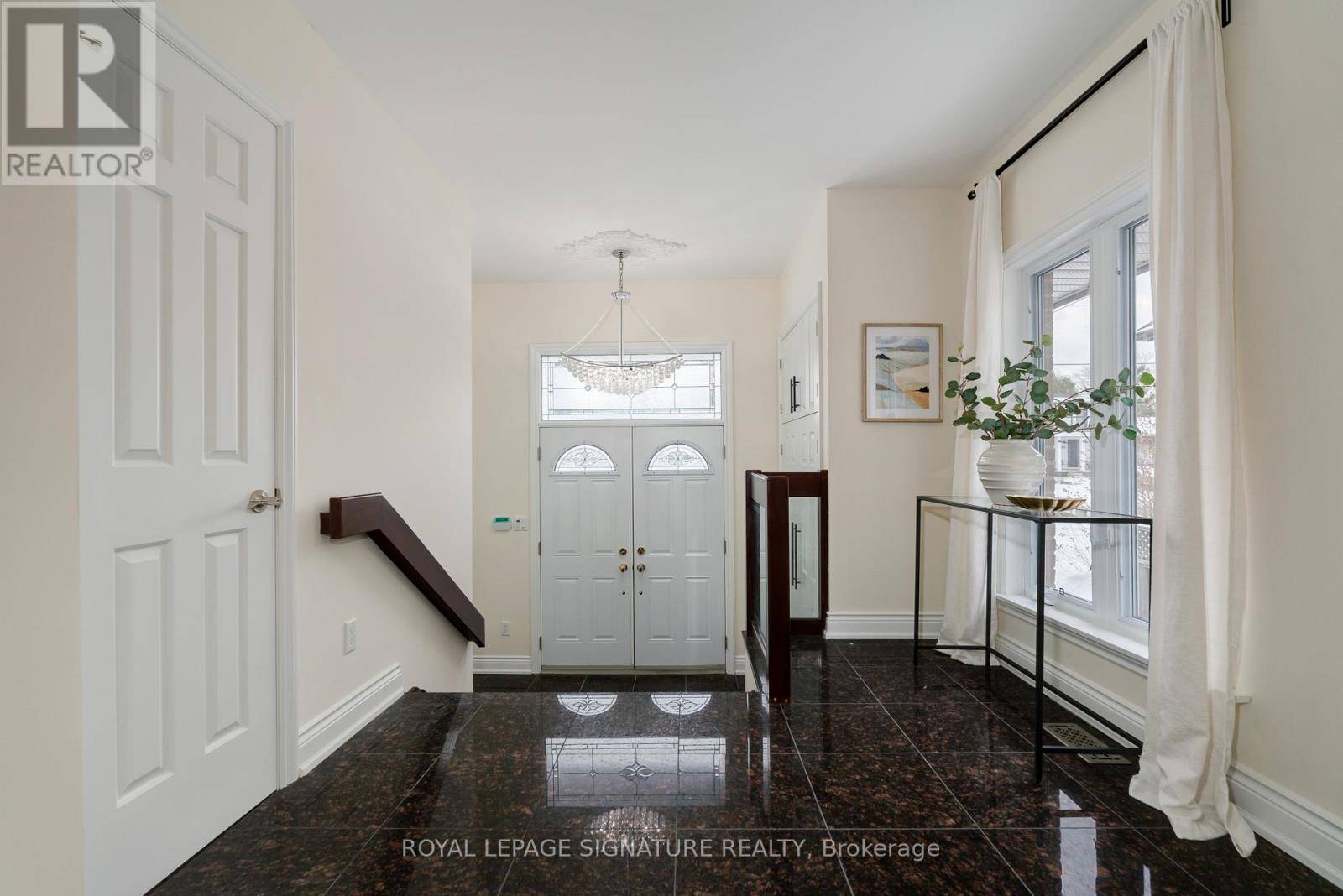 Richmond Hill (harding), ON L4C1L7,339 ELMWOOD AVENUE