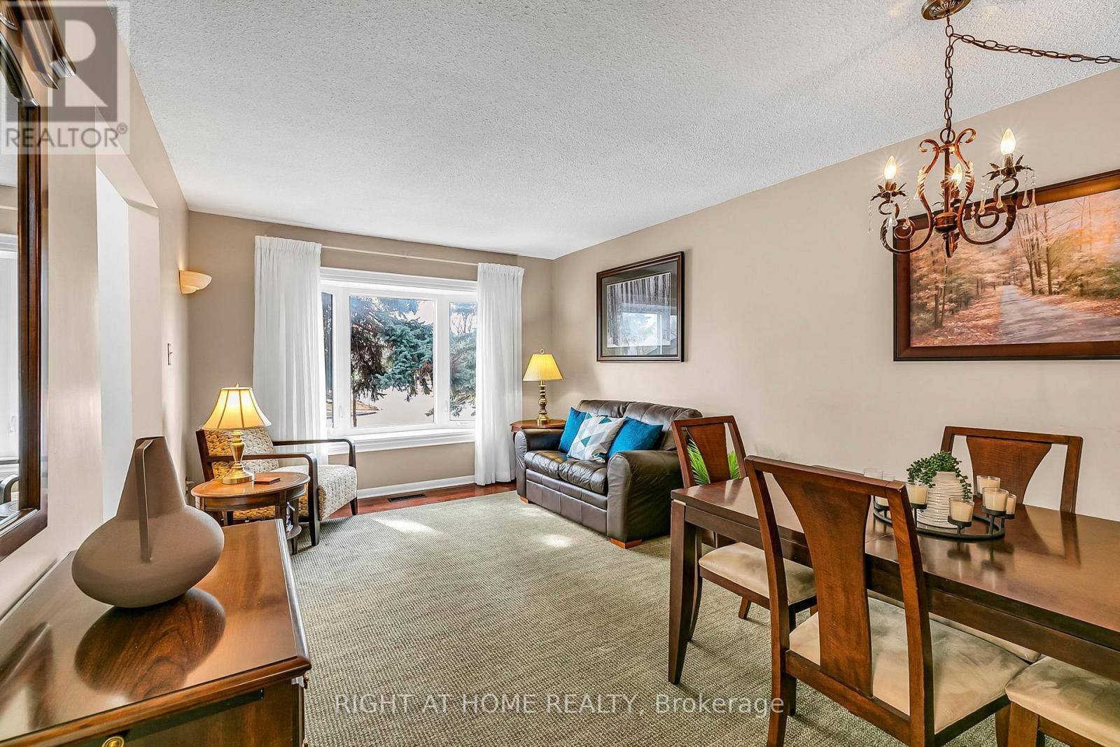 Richmond Hill (north Richvale), ON L4C5K4,80 CASTLE ROCK DRIVE