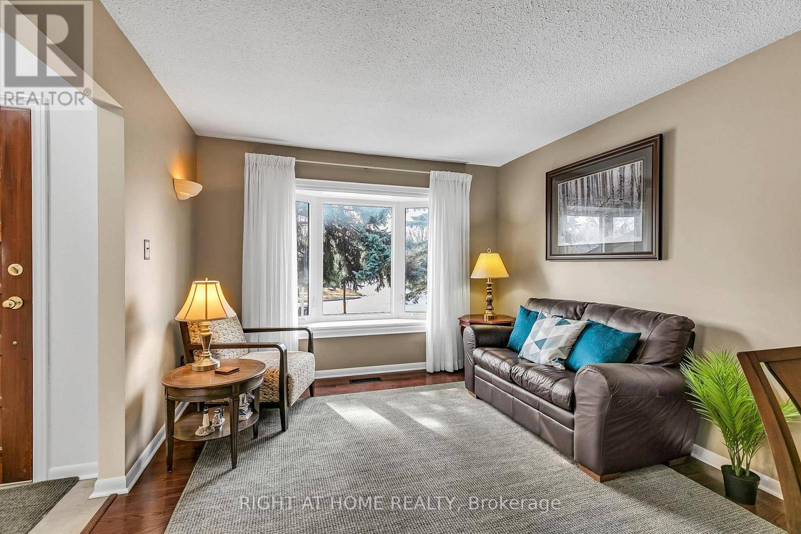 Richmond Hill (north Richvale), ON L4C5K4,80 CASTLE ROCK DRIVE