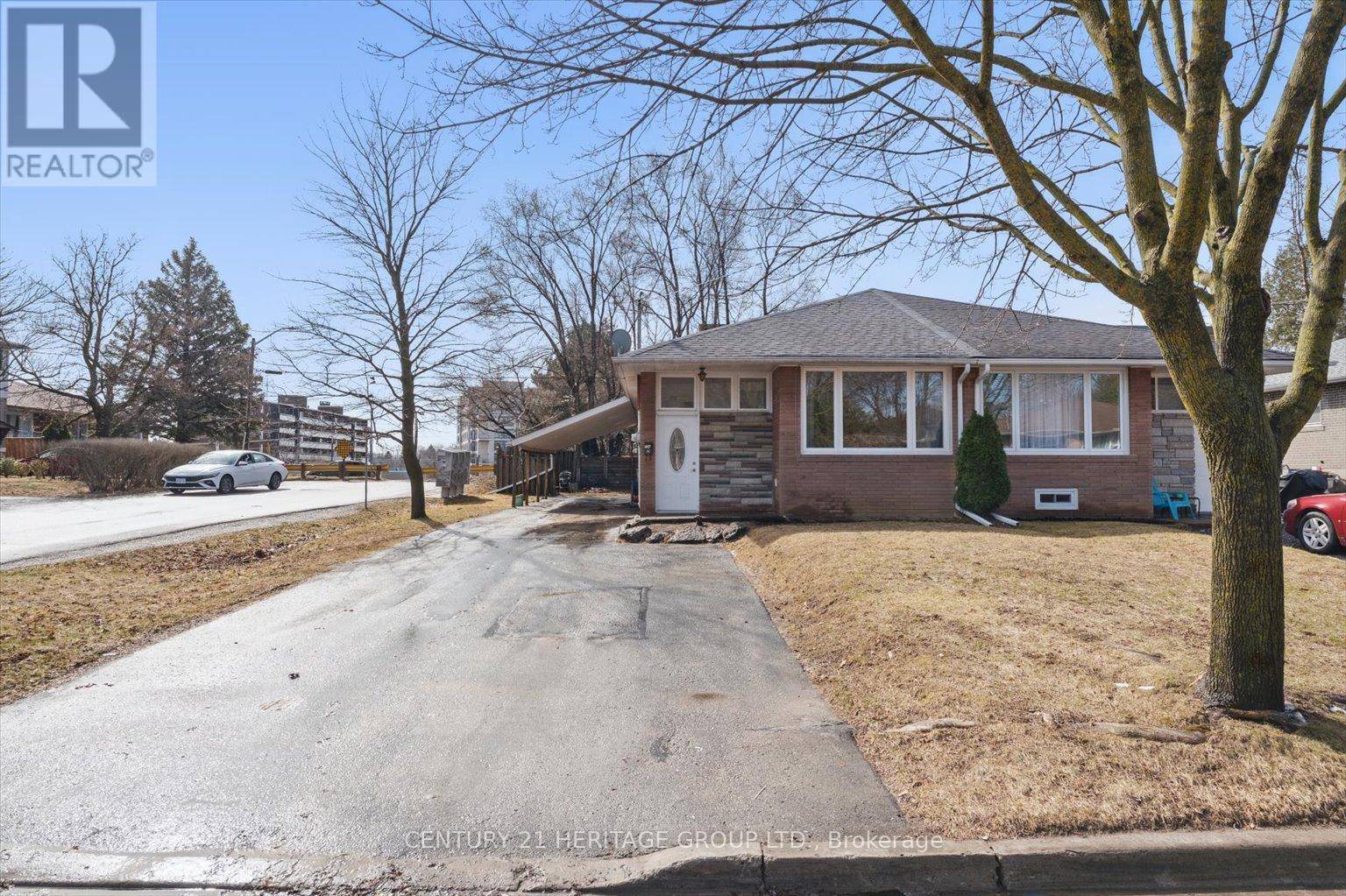 Newmarket (bristol-london), ON L3Y2S5,234 PENN AVENUE