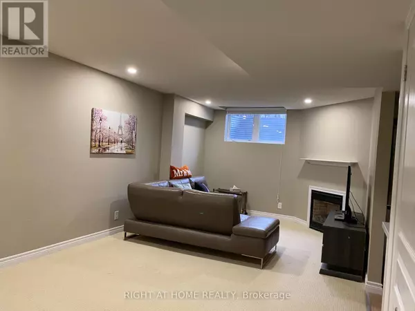 East Gwillimbury, ON L9N0B8,22 Thatcher CRES #Bsmt