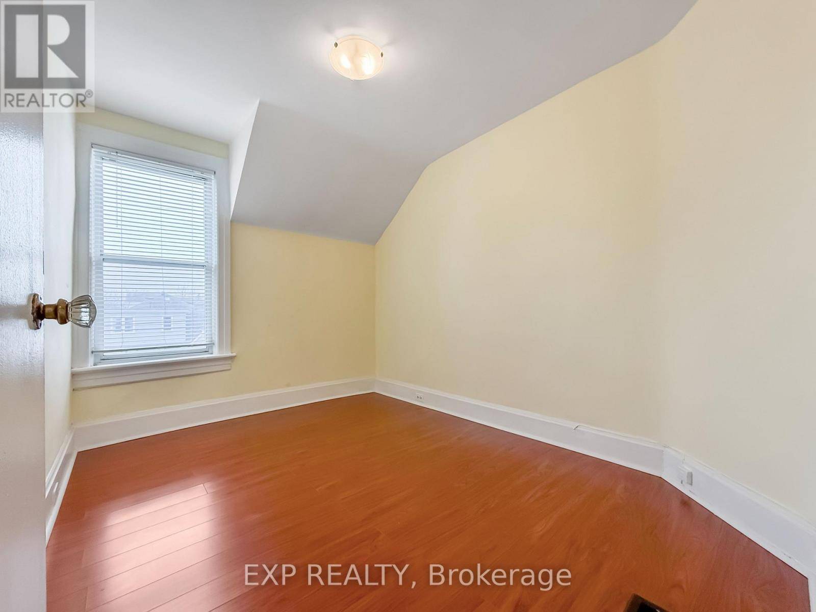 Markham (old Markham Village), ON L3R7S3,283 Main ST North #Upper