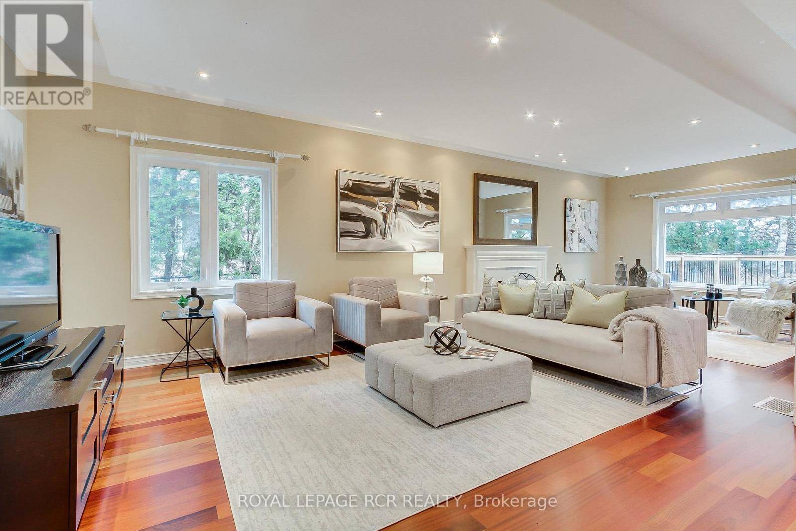 Newmarket (stonehaven-wyndham), ON L3X1V8,558 LYMAN BOULEVARD