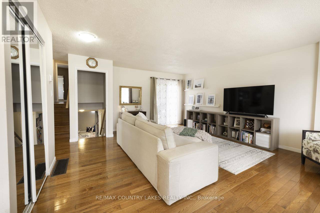 Brock (beaverton), ON L0K1A0,228 LAKELAND CRESCENT