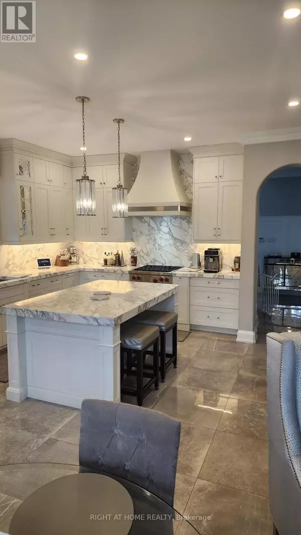 Vaughan (crestwood-springfarm-yorkhill), ON L4J1Y9,144 BROOKE STREET