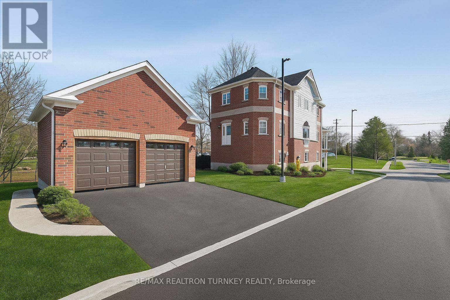 2 RAVENSCRAIG PLACE, Innisfil (cookstown), ON L0L1L0