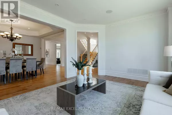 Richmond Hill (south Richvale), ON L4C6R5,25 OAK AVENUE