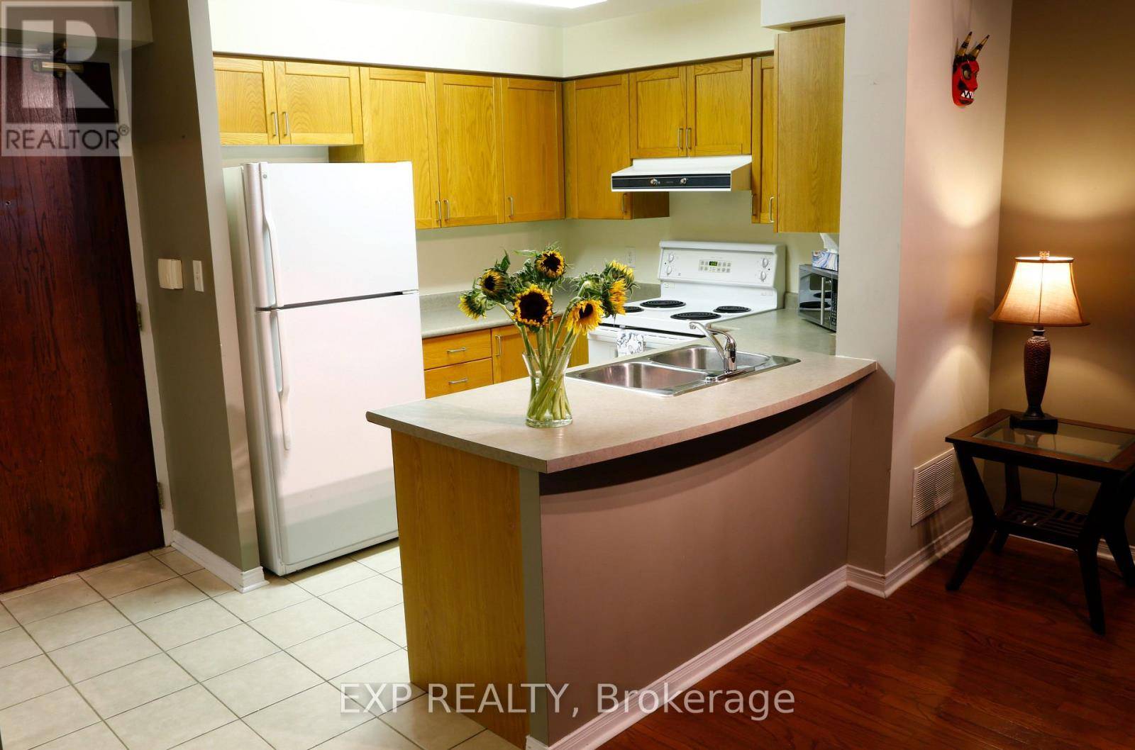 Richmond Hill (langstaff), ON L4B4P6,51 Baffin CT #306