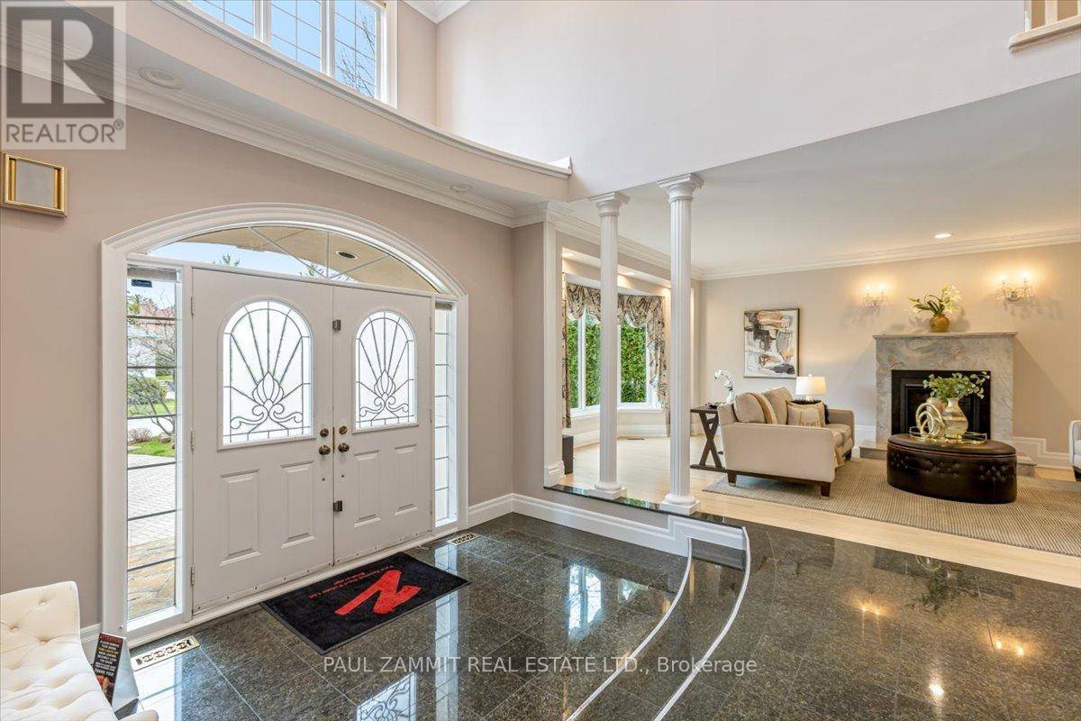 Markham (bayview Glen), ON L3T2Y1,52 LAURELEAF ROAD
