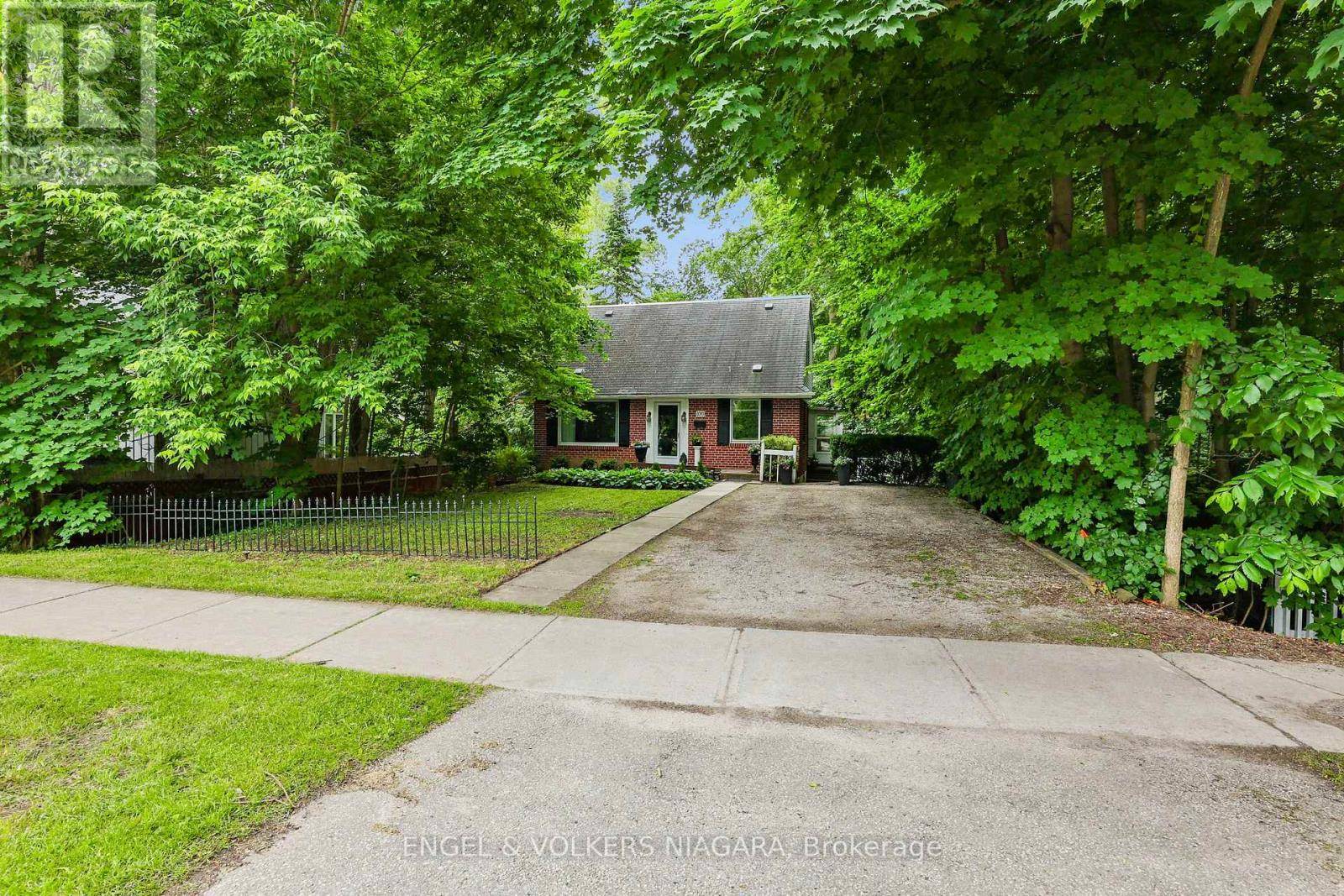 109 CENTRE STREET, Vaughan (crestwood-springfarm-yorkhill), ON L4J1G3