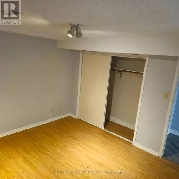 Aurora (aurora Village), ON L4G6J3,43 Attridge DR #Basement