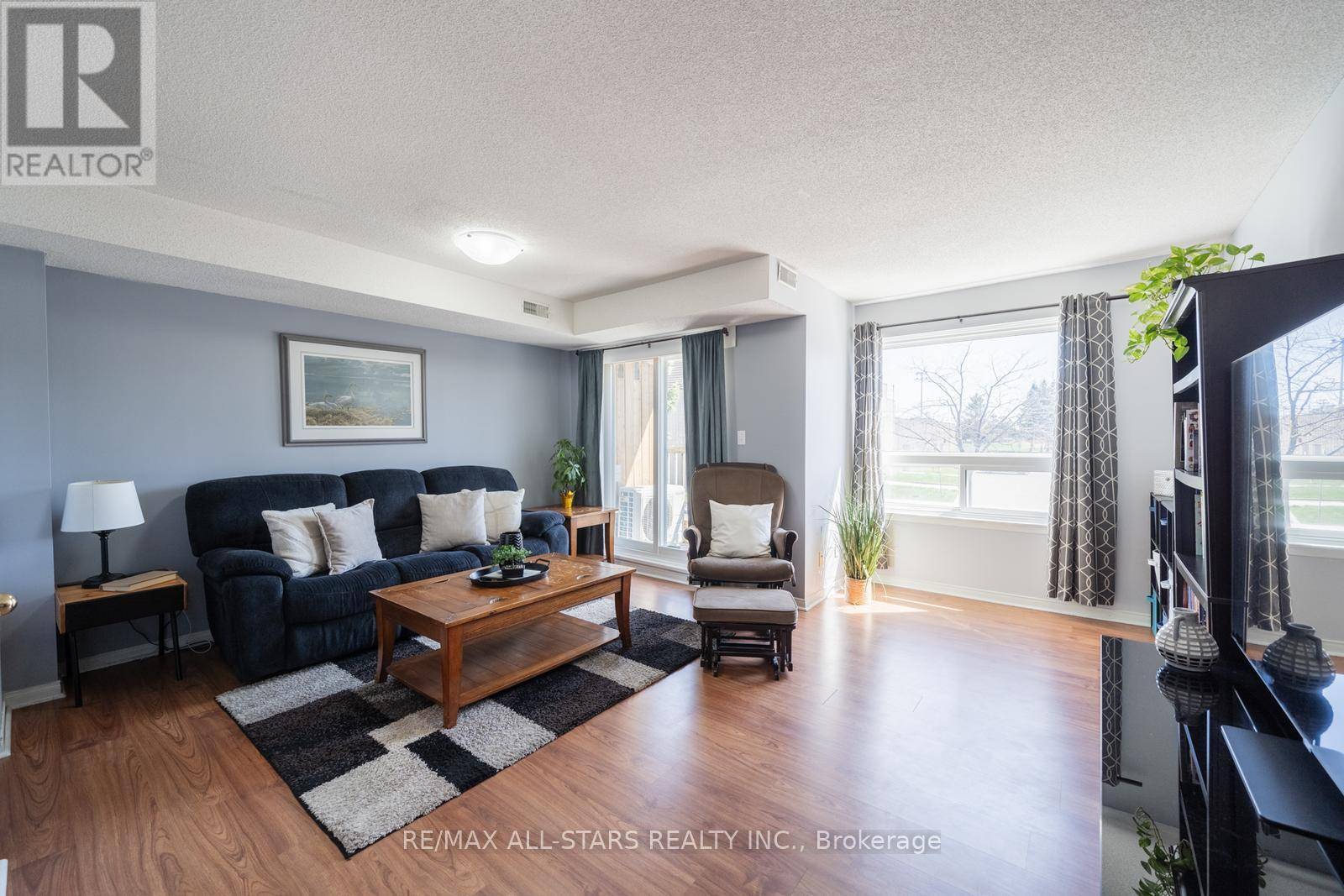 Whitchurch-stouffville (stouffville), ON L4A1J3,12421 Ninth Line #214