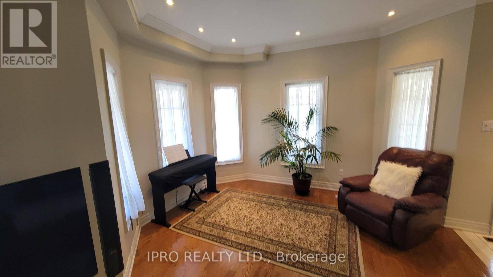 Aurora (bayview Wellington), ON L4G7J3,70 OCHALSKI ROAD