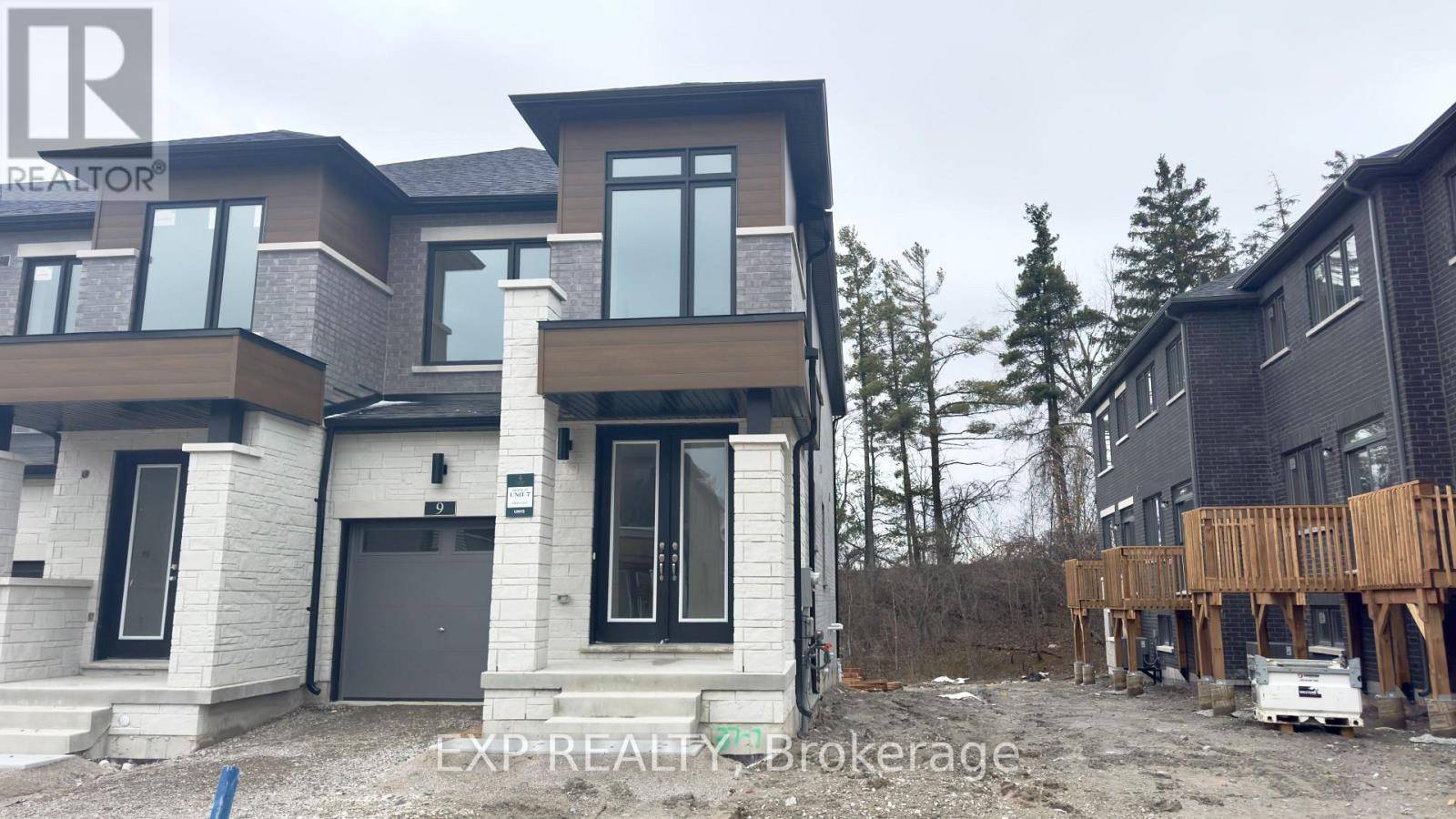 BLOCK 37 UNIT 7 - 9 RUMI COURT, Vaughan (patterson), ON L6A5E5