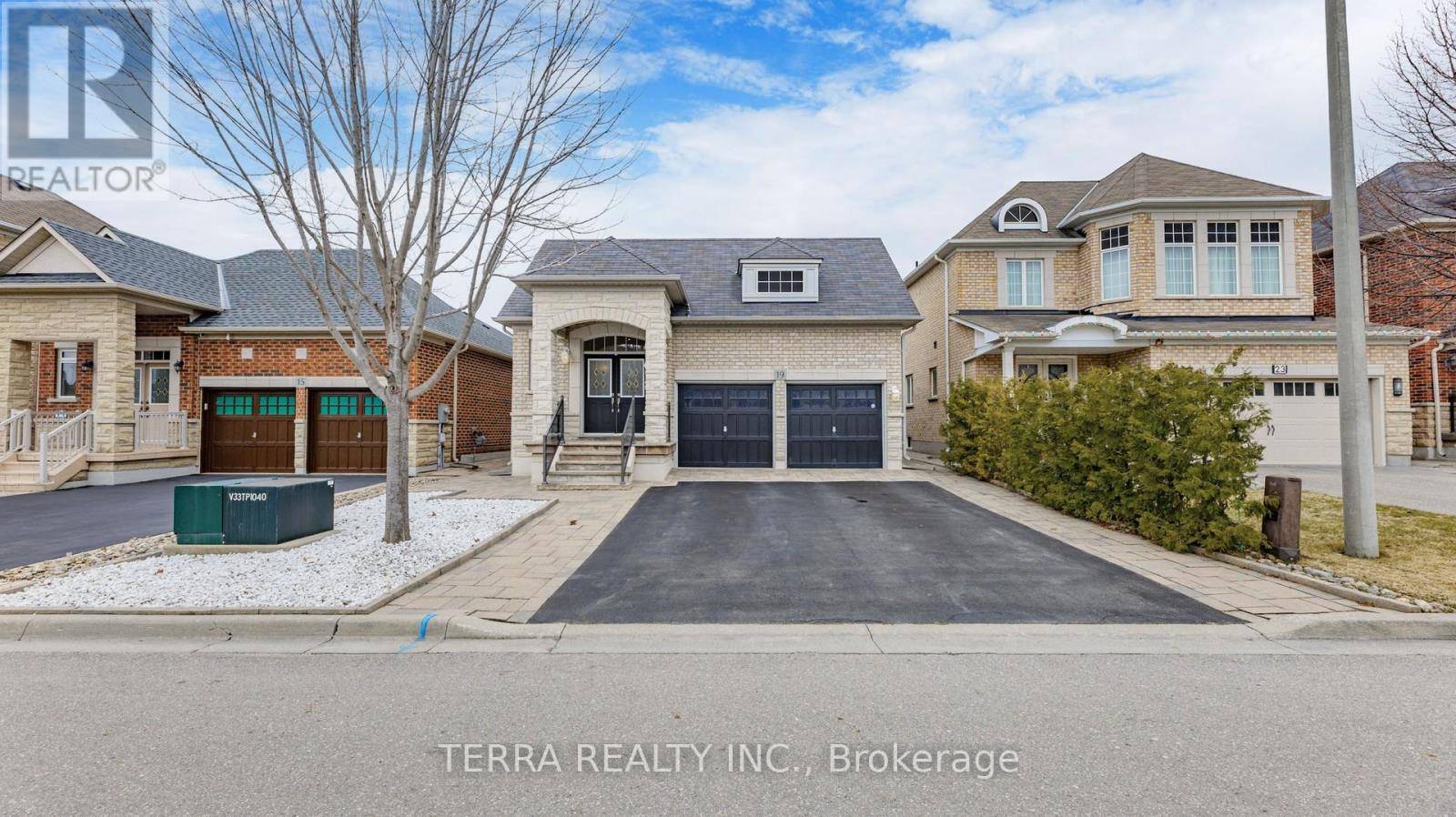 Vaughan (vellore Village), ON L4H0C3,19 ISAIAH DRIVE